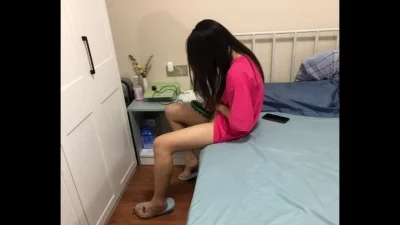 00年女友刮完毛后被我操